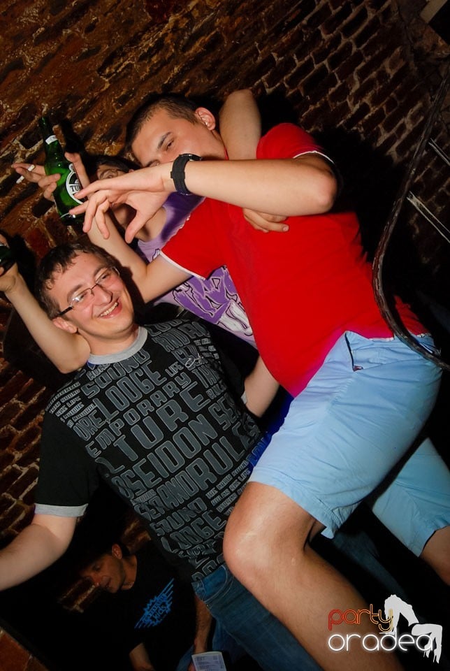 Distracţia continuă în Escape, 