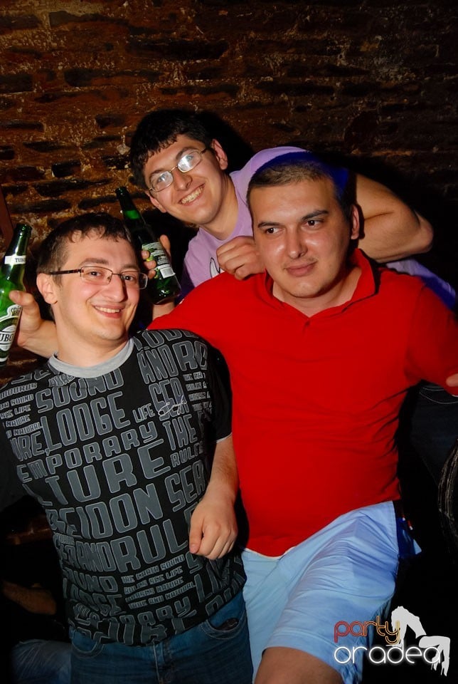 Distracţia continuă în Escape, 