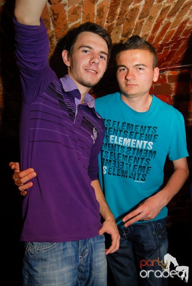 Distracţia continuă în Escape, 