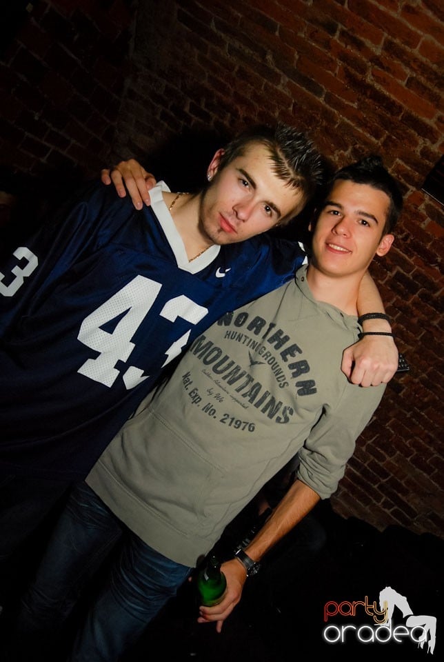 Distracţia continuă în Escape, 