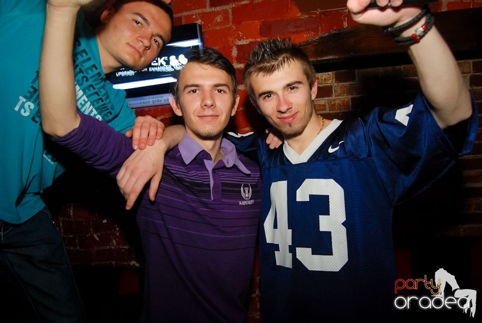 Distracţia continuă în Escape, 