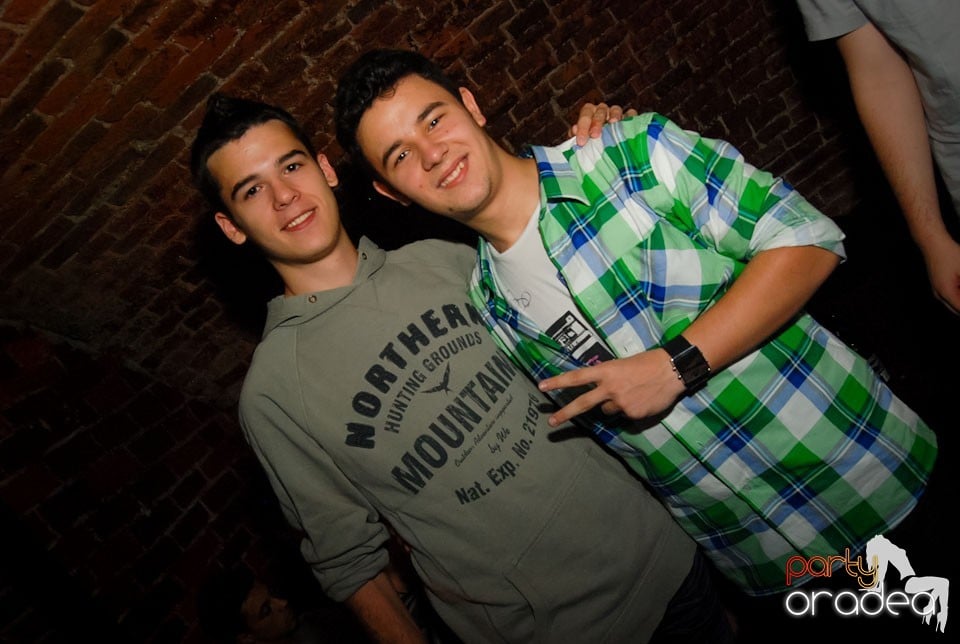 Distracţia continuă în Escape, 