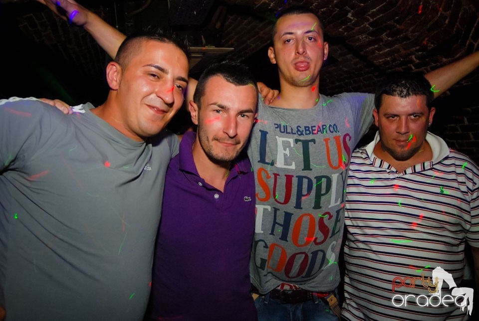 Distracţia continuă în Escape, 