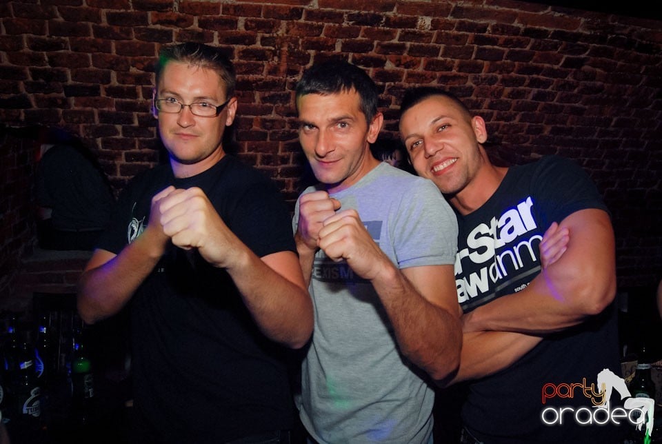 Distracţia continuă în Escape, 