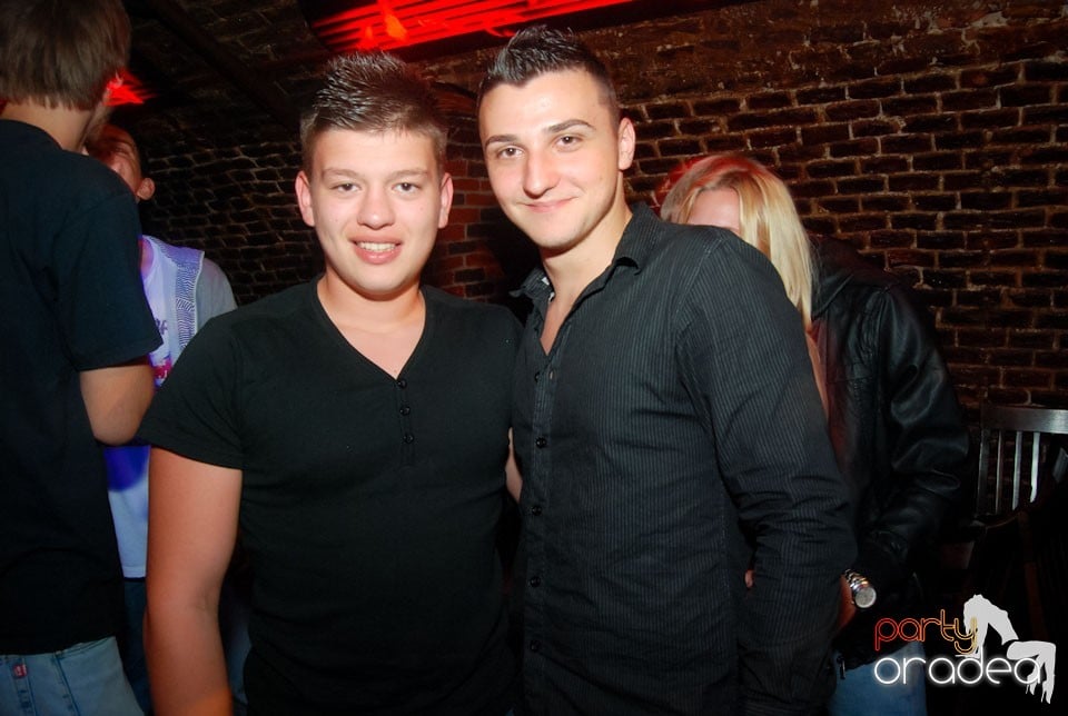 Distracţia continuă în Escape, 