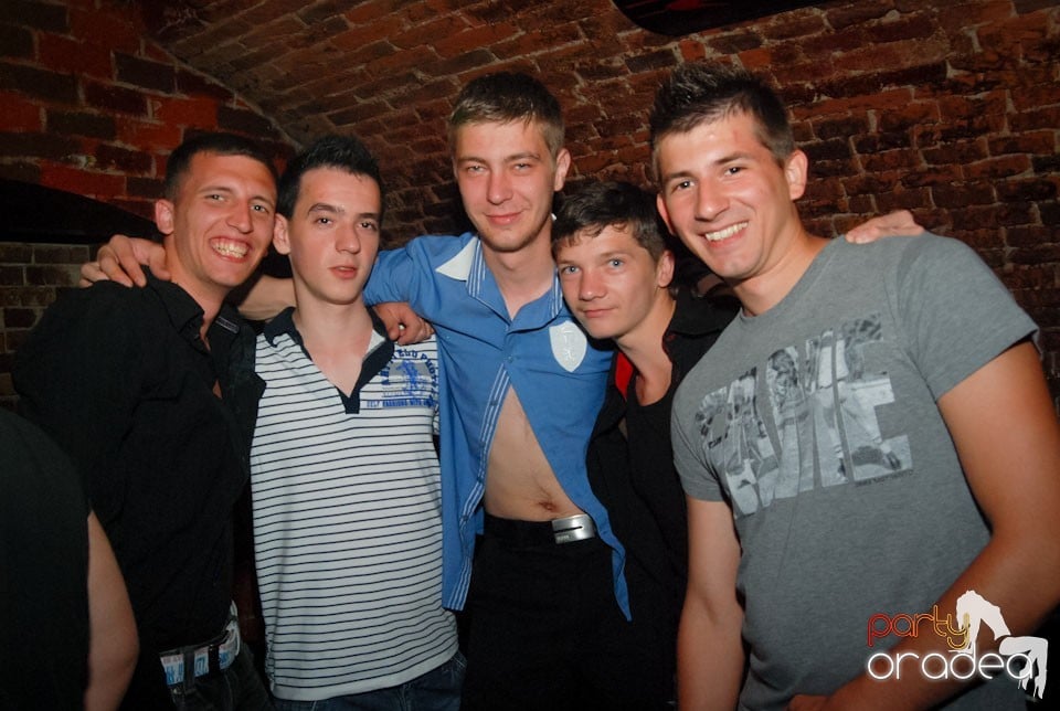 Distracţia continuă în Escape, 