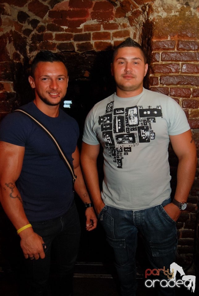 Distracţia continuă în Escape, 