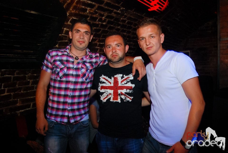 Distracţia continuă în Escape, 