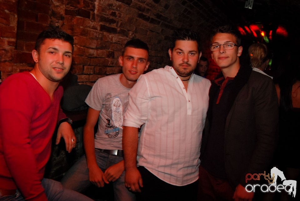 Distracţia continuă în Escape, 