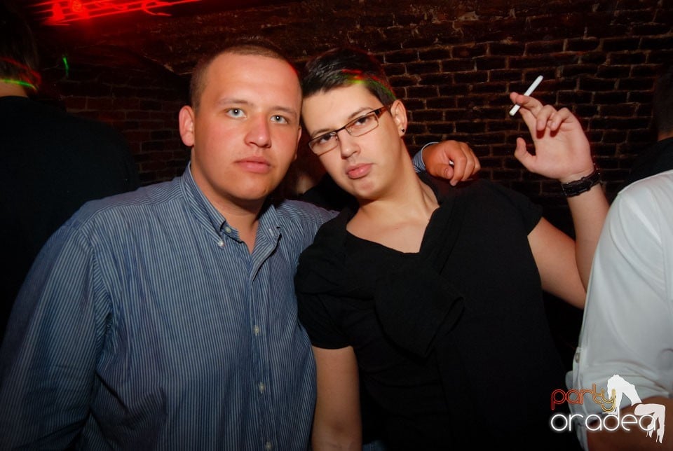 Distracţia continuă în Escape, 