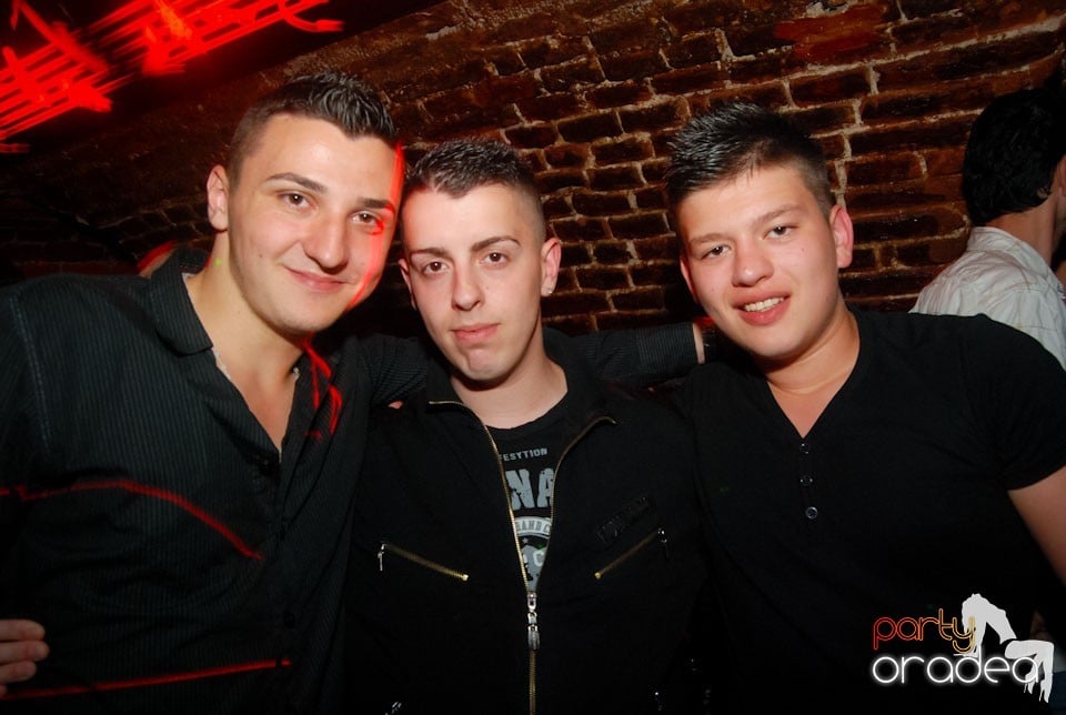 Distracţia continuă în Escape, 