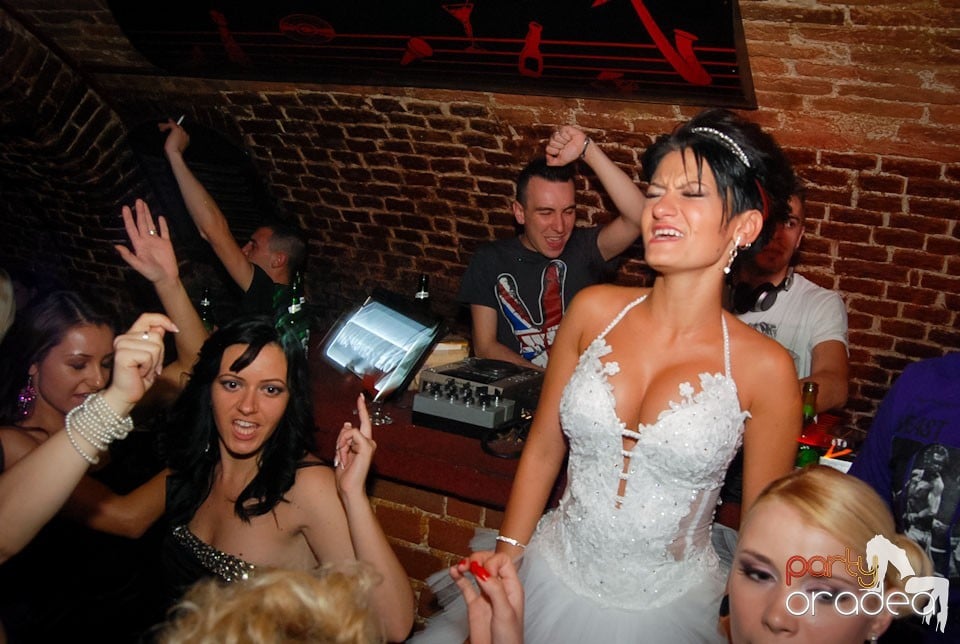 Distracţia continuă în Escape, 