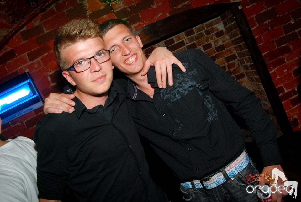 Distracţia continuă în Escape, 