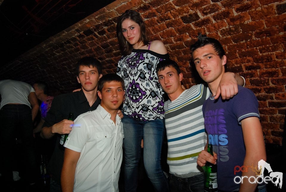 Distracţia continuă în Escape, 