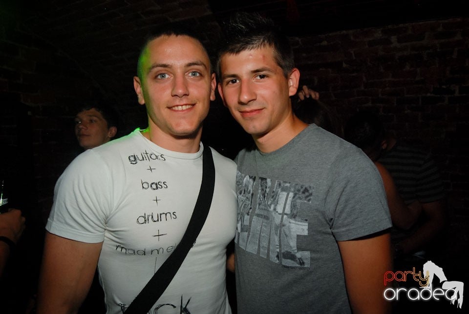 Distracţia continuă în Escape, 