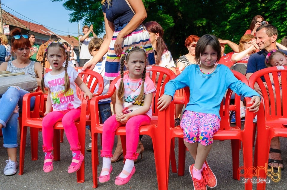 Distracţia copiilor în Parcul Bălcescu, Oradea