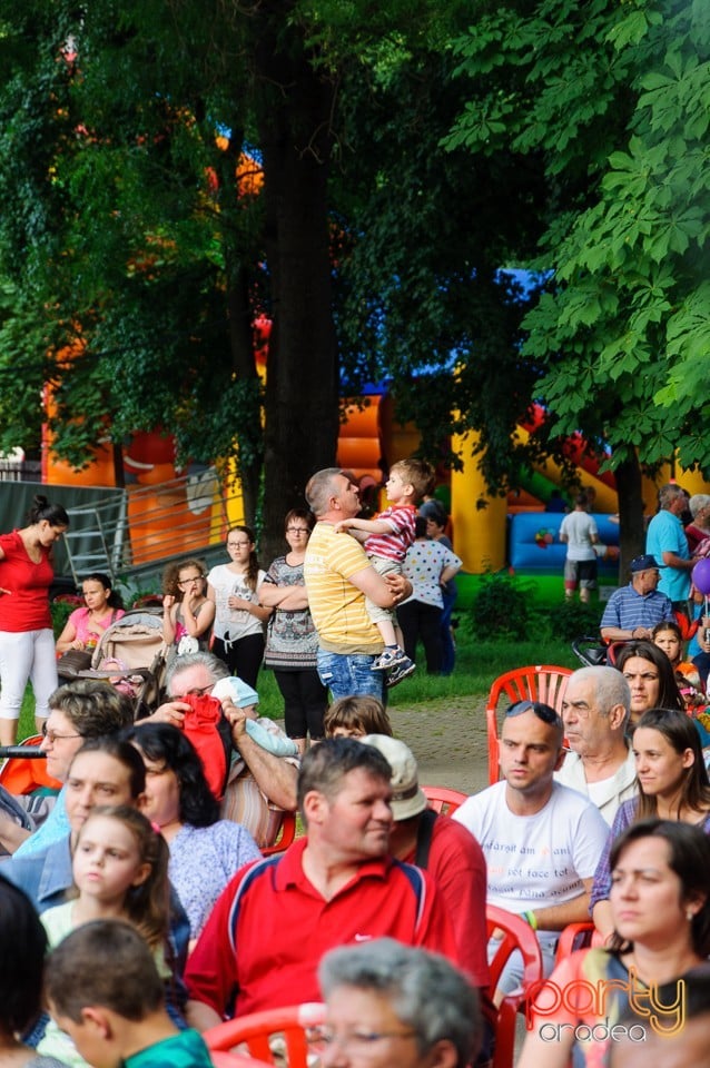 Distracţia copiilor în Parcul Bălcescu, Oradea