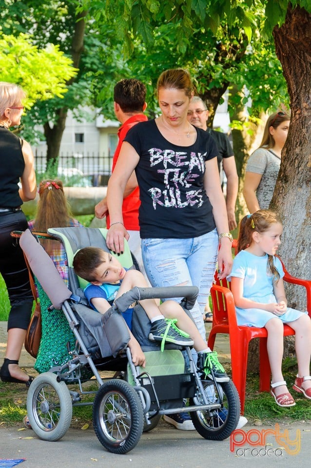 Distracţia copiilor în Parcul Bălcescu, Oradea