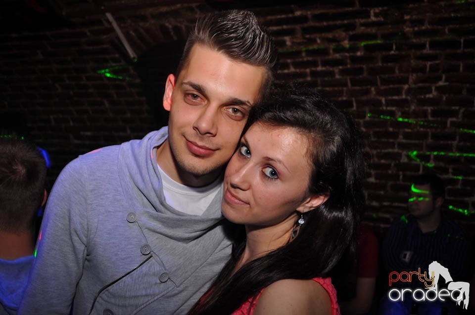 Distracţia este garantată în Club Escape,