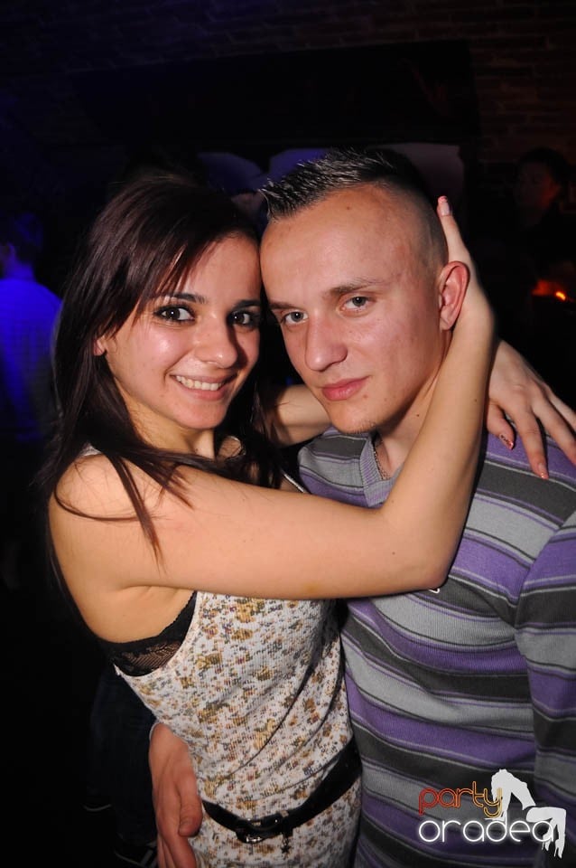 Distracţia este garantată în Club Escape,