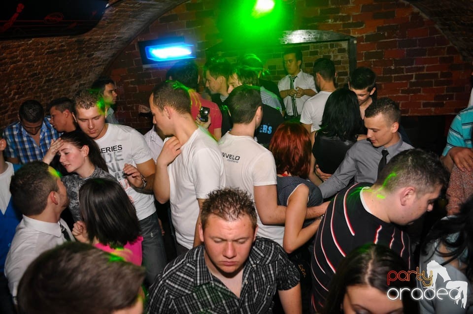 Distracţia este garantată în Club Escape,