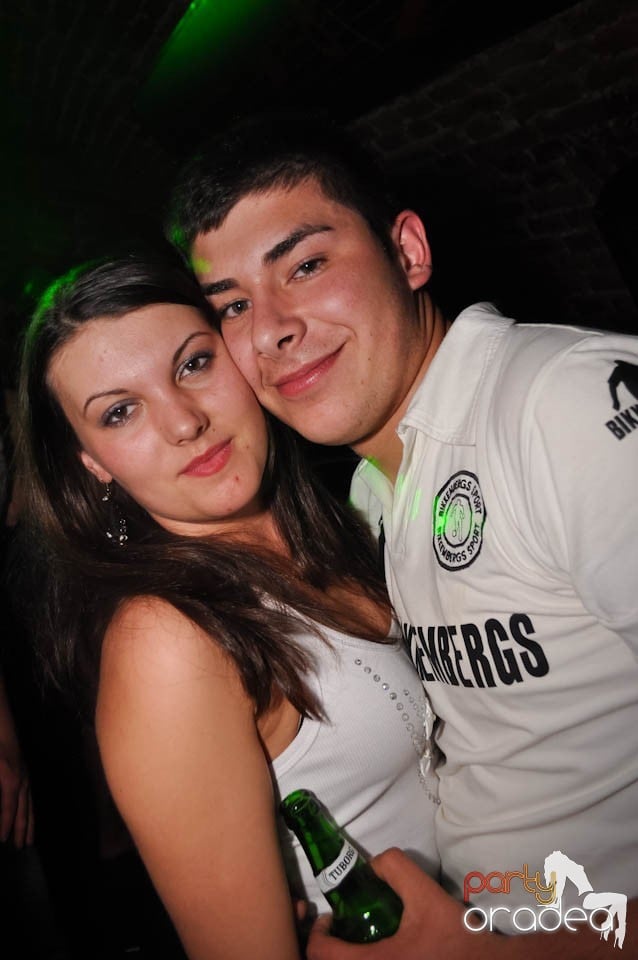 Distracţia este garantată în Club Escape,