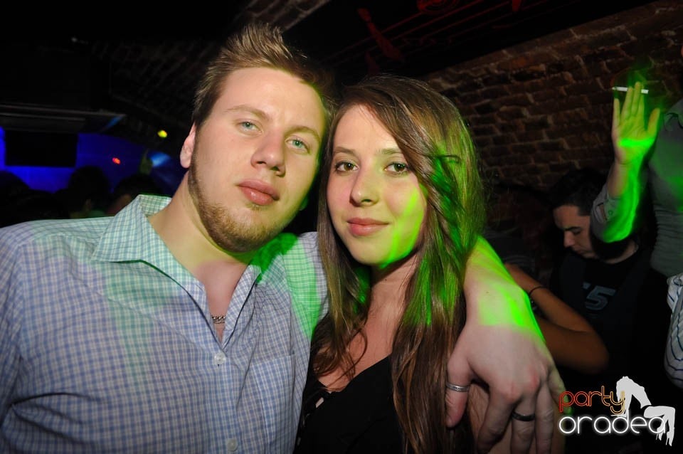 Distracţia este garantată în Club Escape,