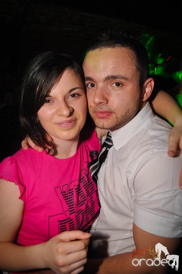 Distracţia este garantată în Club Escape,
