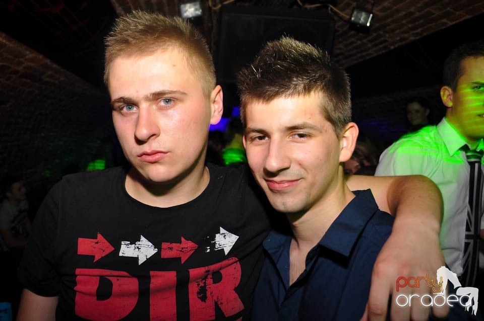 Distracţia este garantată în Club Escape, 