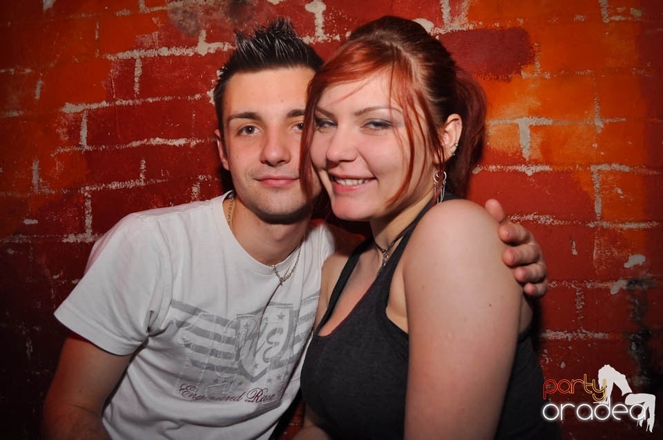Distracţia este garantată în Club Escape,