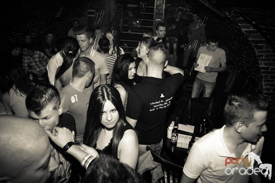Distracţia este garantată în Club Escape,