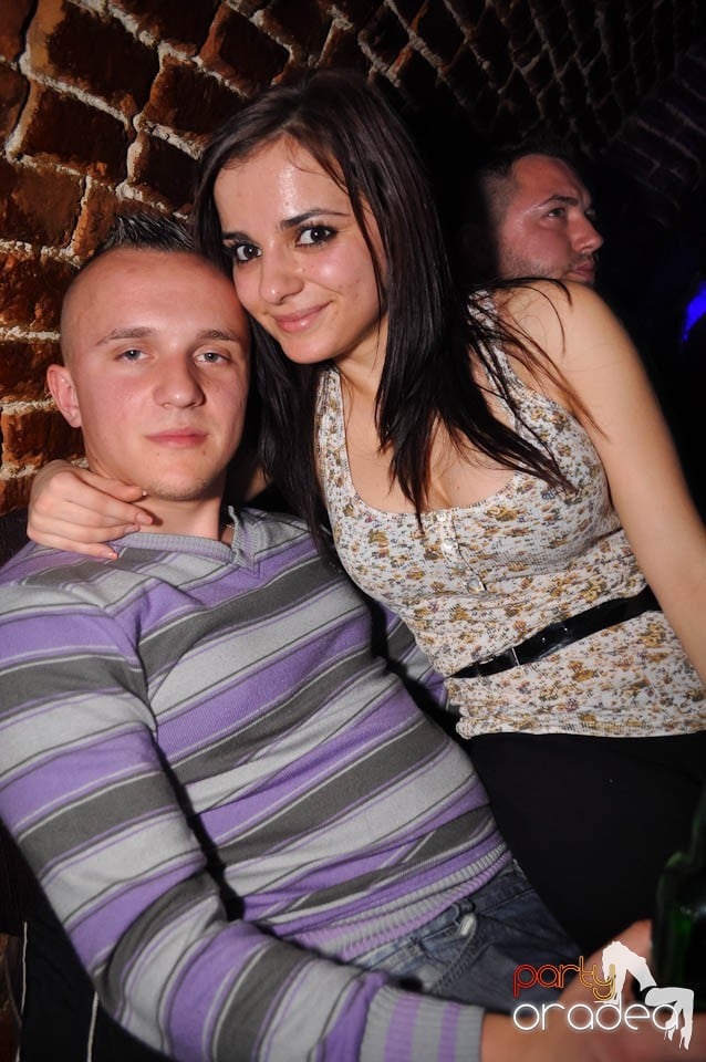 Distracţia este garantată în Club Escape,