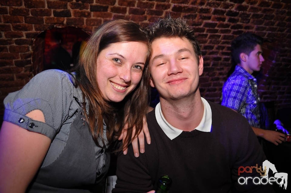 Distracţia este garantată în Club Escape,