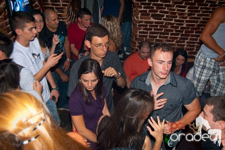 Distracţia este garantată în Escape, 