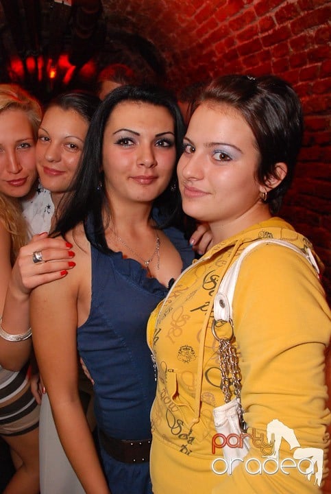 Distracţia este garantată în Escape, 