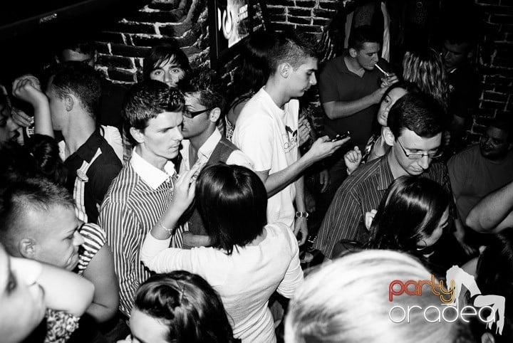 Distracţia este garantată în Escape, 