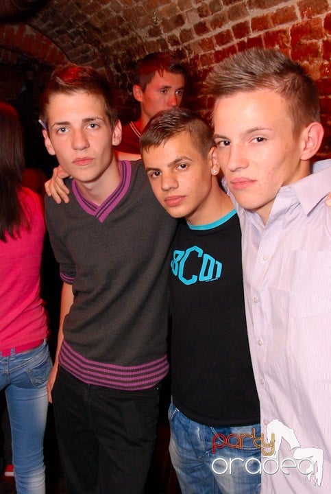 Distracţia este garantată în Escape, 