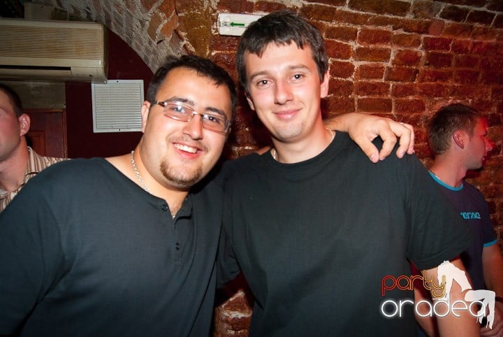 Distracţia este garantată în Escape, 