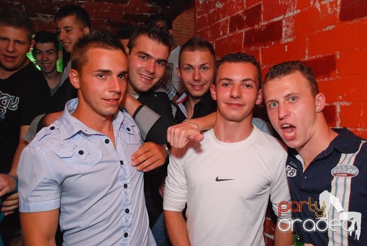 Distracţia este garantată în Escape, 