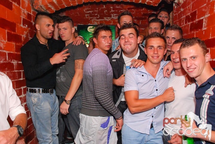 Distracţia este garantată în Escape, 