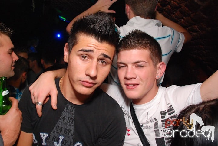 Distracţia este garantată în Escape, 