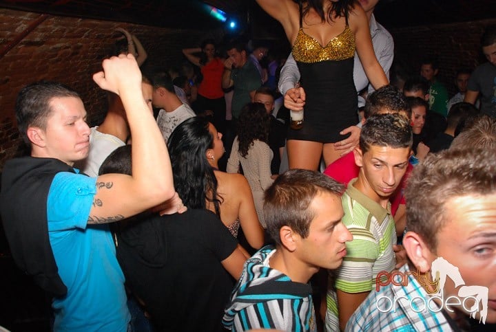 Distracţia este garantată în Escape, 