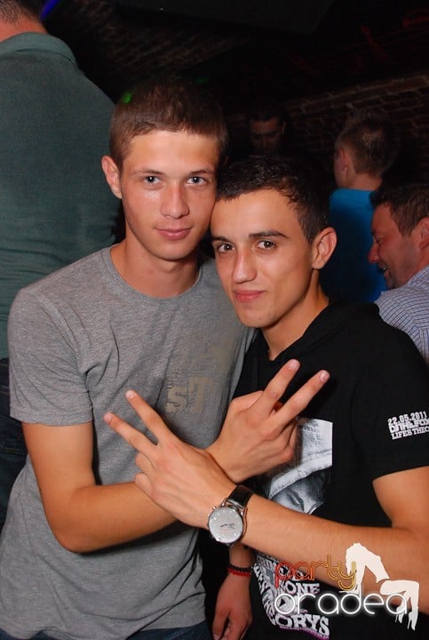 Distracţia este garantată în Escape, 