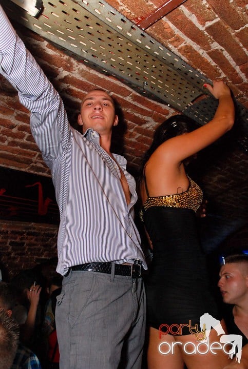 Distracţia este garantată în Escape, 