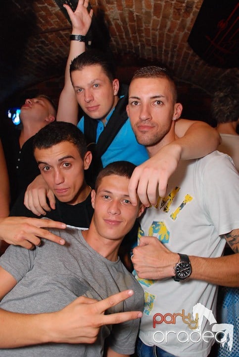 Distracţia este garantată în Escape, 