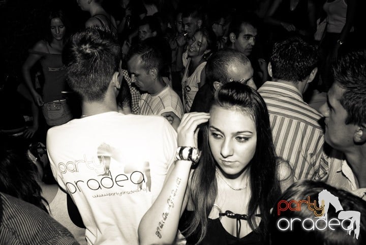 Distracţia este garantată în Escape, 