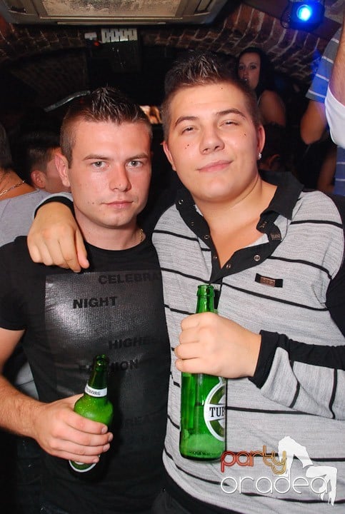 Distracţia este garantată în Escape, 