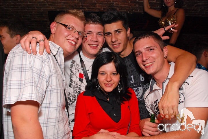 Distracţia este garantată în Escape, 