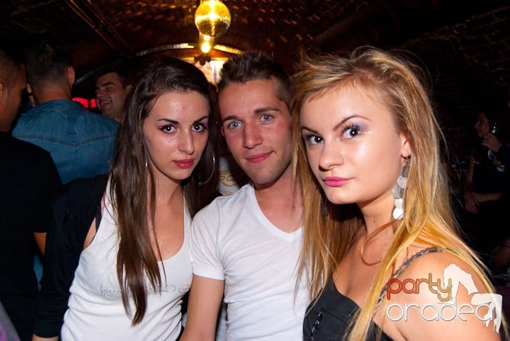 Distracţia este garantată în Escape, 