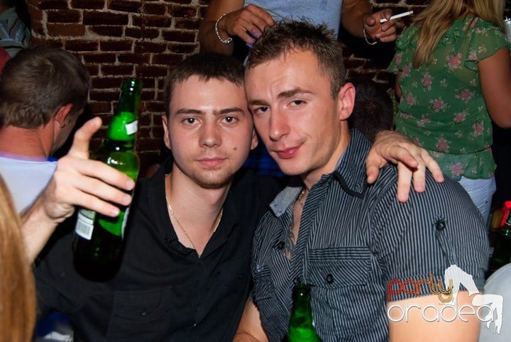 Distracţia este garantată în Escape, 